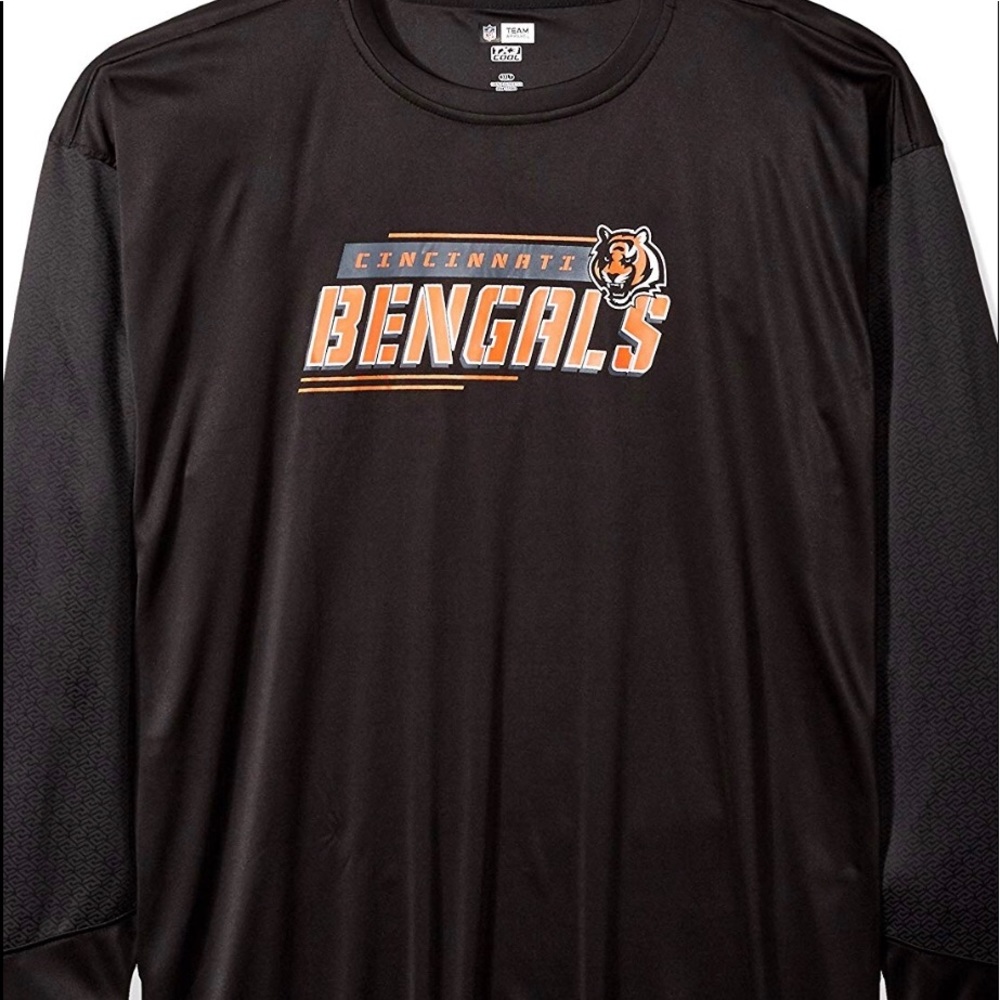 Men’s long sleeve shirt